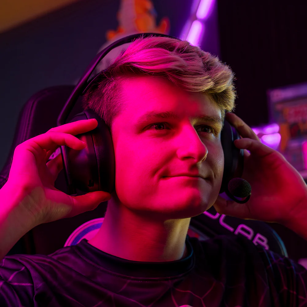 Daybreak Wireless Gaming Headset Black - Image 2