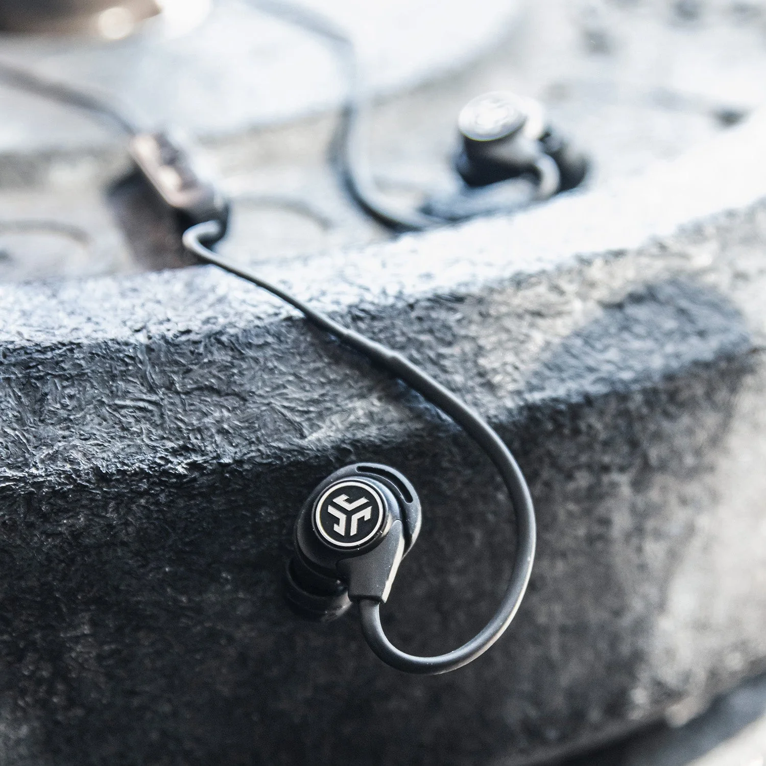Fit Sport 2 Wireless Fitness Earbuds Black - Image 4