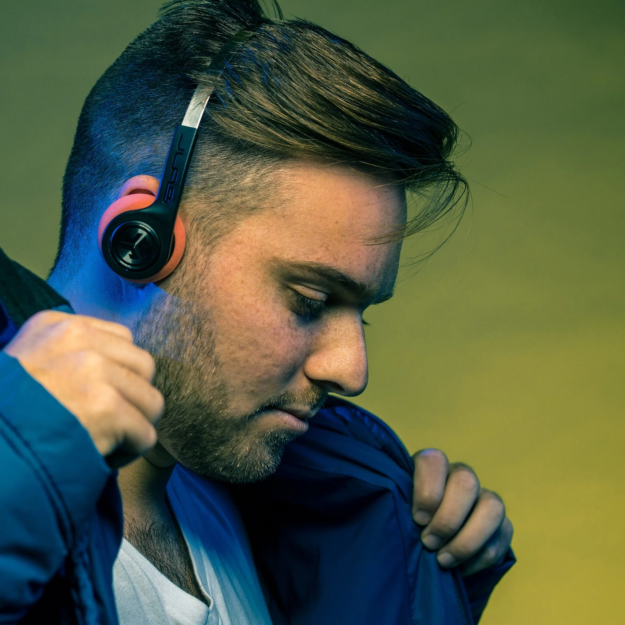 Rewind Wireless Retro Headphones Black - Image 5