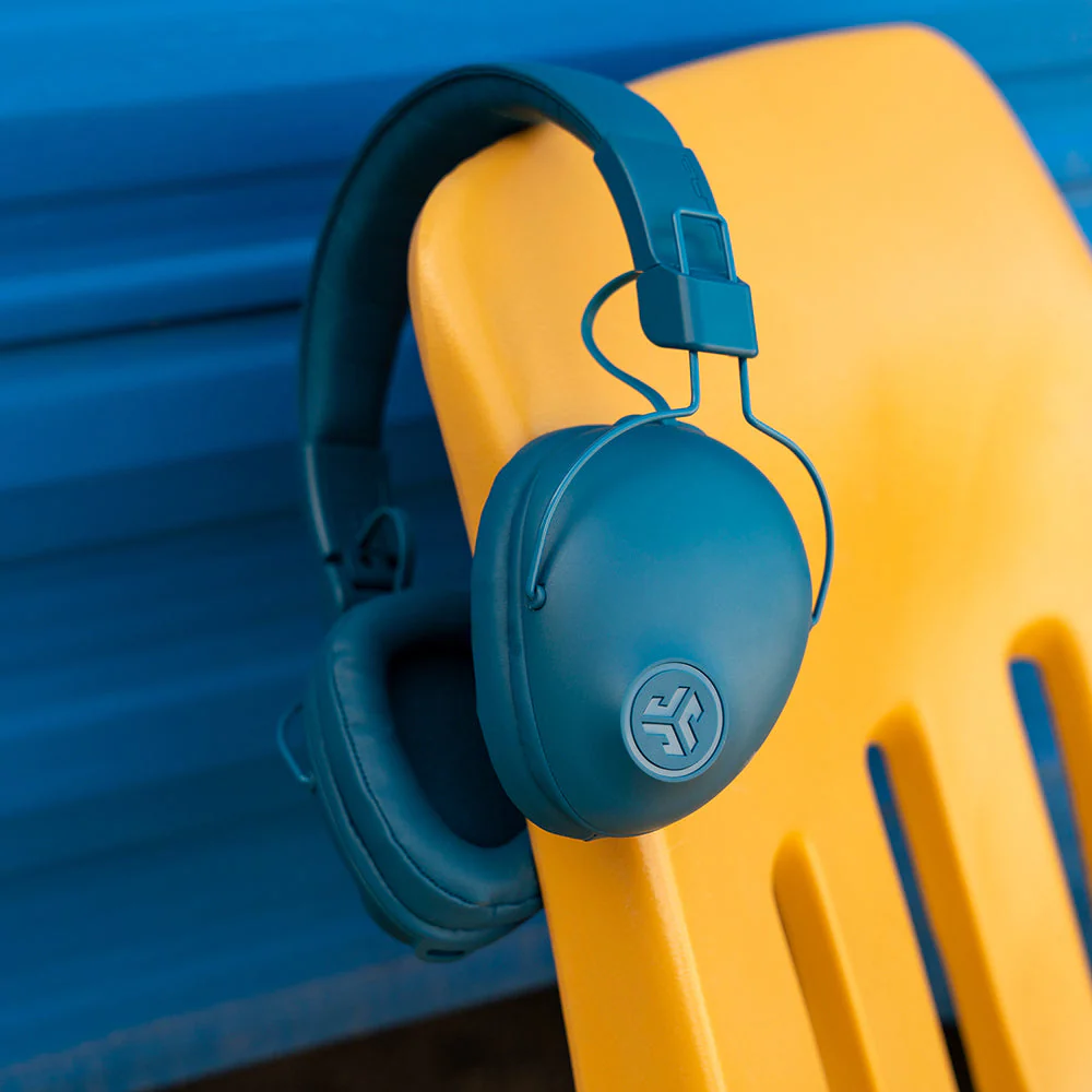 Studio Pro Wireless Over-Ear Headphones Navy - Image 5