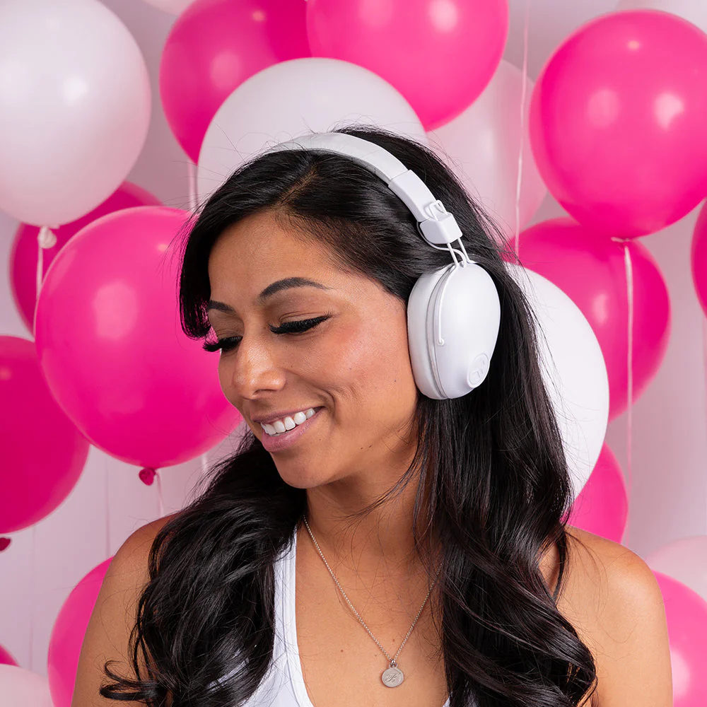 Studio Pro Wireless Over-Ear Headphones White - Image 6