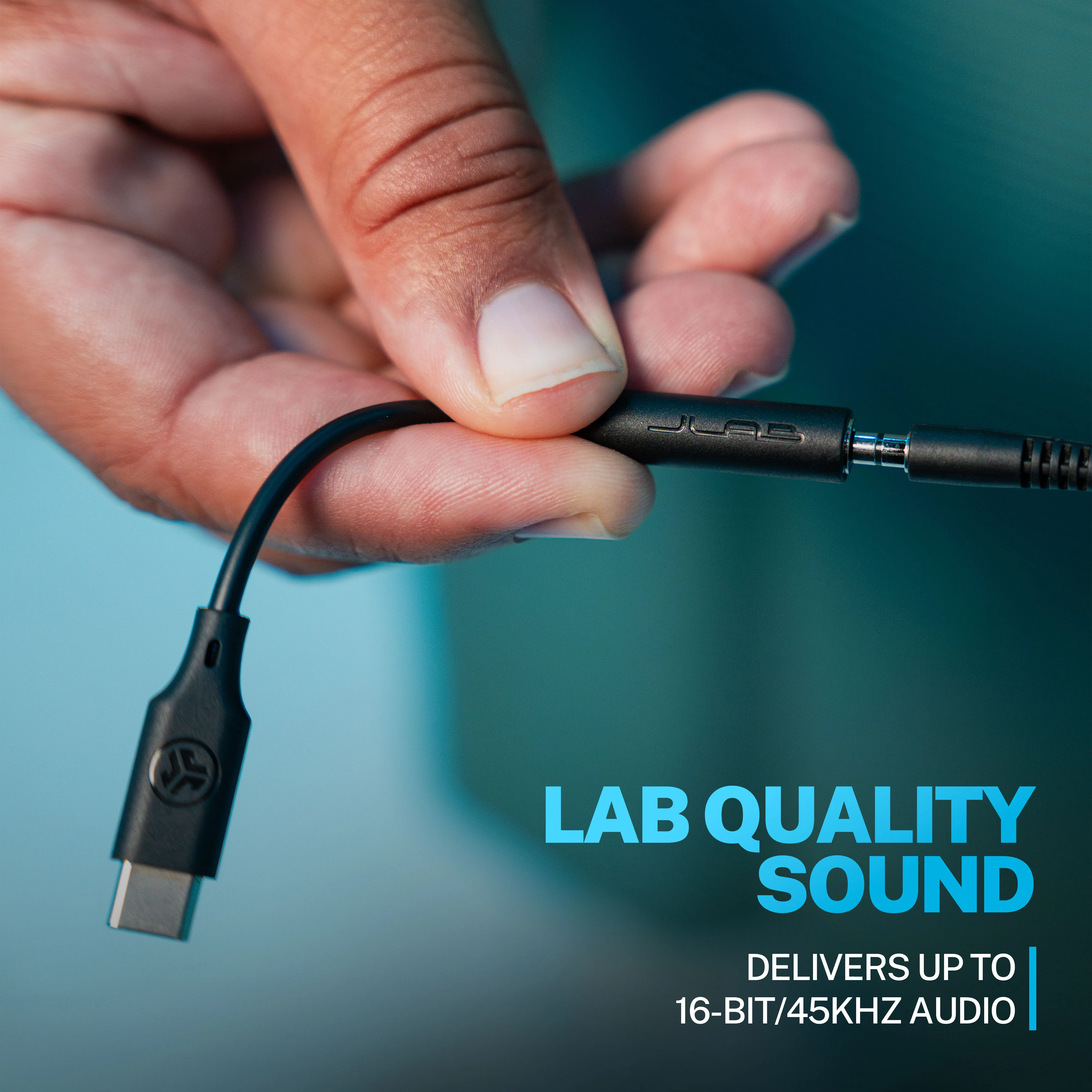 USB-C to 3.5 Adapter Black - Image 5
